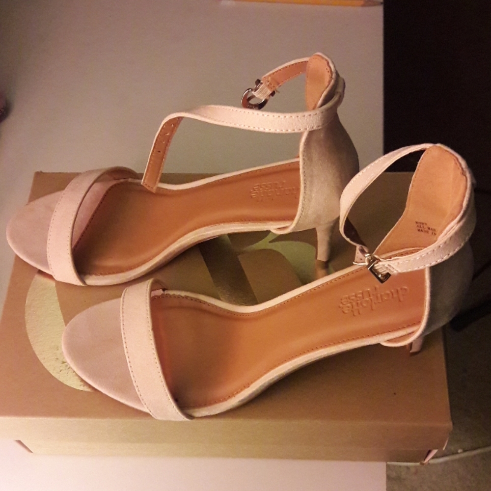 Shoes - Picture 3 of 4